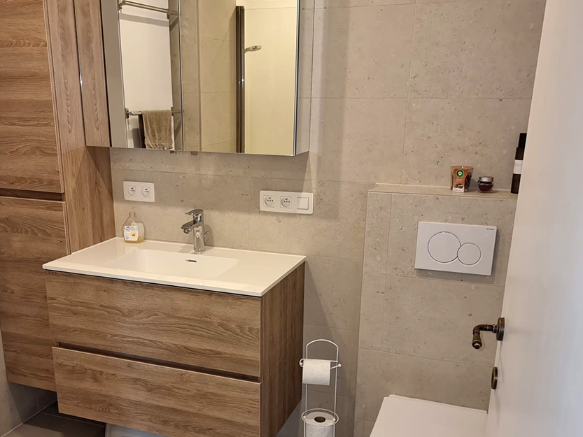 Badkamerrenovatie Brecht met nieuw badkamermeubel